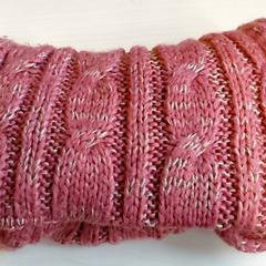 衣類 - sjaal がiLostで Regio Antwerpen - Brussel によって報告されました