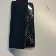 Mobiltelefon Kapot scherm, amint azt Ziekenhuis Oost-Limburg az iLost segítségével jelentette.