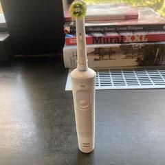 Toothbrush, zoals gemeld door Hotel V Fizeaustraat met iLost