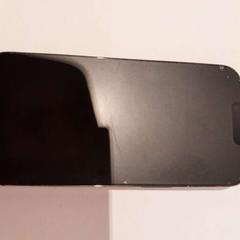 Mobiltelefon gris iPhone, rapporterat av TCL med iLost