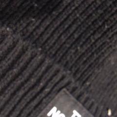 Beanie zwart, como reportado por Walibi Holland utilizando o iLost