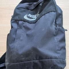 حقائب الظهر والحقائب النهارية، كما تم الإبلاغ عنه بواسطة Arriva West-Brabant عبر iLost