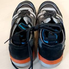 Vestiario - Sneakers, come riportato da Centraal magazijn utilizzando iLost