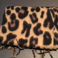 Bufanda, segons ha informat Van der Valk Hotel Amsterdam Zuidas mitjançant iLost