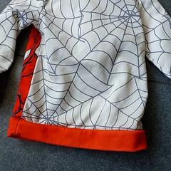 Kleding - Trui met kap، كما تم الإبلاغ عنه بواسطة Centraal magazijn عبر iLost