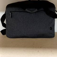 Bolsa para laptop, ha sido reportado por Qbuzz GD Groningen Peizerweg con iLost