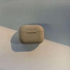 Bluetooth oortjes SOLIX, som rapportert av AFAS Live ved bruk av iLost