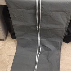 가방 Pakzak (aangetroffen met scheur links boven), iLost를 사용하여 Hotel van der Valk Maastricht에 보고됨