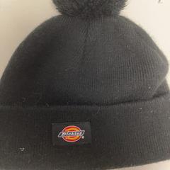 Keps Zwart, rapporterat av Pathé Ypenburg med iLost