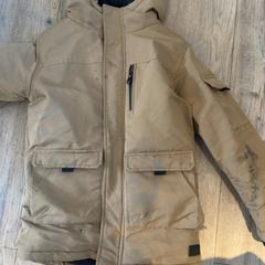 Jaqueta, segons ha informat Madurodam mitjançant iLost