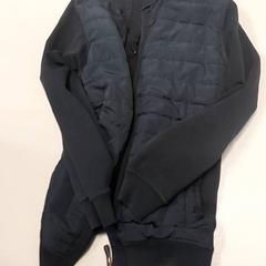 Kleding - Jas, rapporterat av Centraal magazijn med iLost