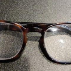 Glasögon, rapporterat av Johan Cruijff ArenA med iLost