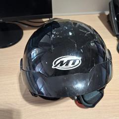 Helma na skútr zwarte helm, mt helmets, jak nahlášeno Gemeente Westervoort pomocí iLost
