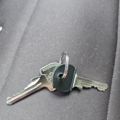 2 sleutels aan een ring, jak bylo nahlášeno na iLost