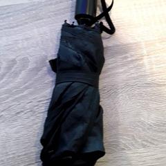 Dáždnik, ako bolo nahlásené EBS Tramplein pomocou iLost