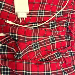 바지 and charger, iLost를 사용하여 Ramada by Wyndham Amsterdam Airport Schiphol에 보고됨