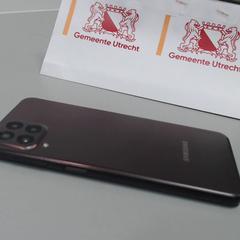 Mobiltelefon paars Samsung, som rapportert av Gemeente Utrecht ved bruk av iLost