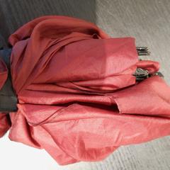 Aterkia tolesgarria bordeaux, gisa salatu by TCL iLost erabiliz