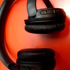 Koptelefoon, zoals gemeld door UvA REC met iLost