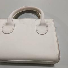 Borsa - Handtas Garakoeva, come riportato da Regio Oost-Vlaanderen utilizzando iLost