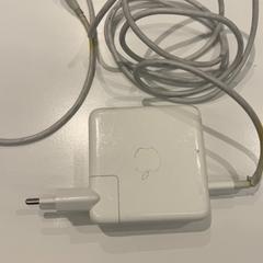 充電器 Apple がiLostで HvA Amstelcampus によって報告されました