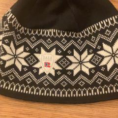 Cappello, come riportato da MEININGER Hotel Marseille Centre la Joliette utilizzando iLost