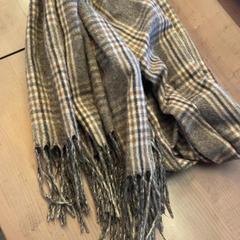 Sál Beige grijs?, amint azt Pathé Arnhem az iLost segítségével jelentette.