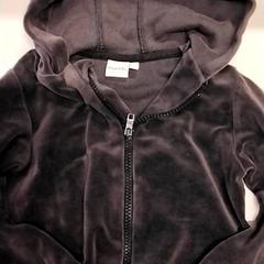 Sudadera Blauw/grijs, ha sido reportado por Gemeente Puurs-Sint-Amands con iLost