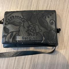 Borsetta Op naam van Petrone, come riportato da Gemeente Amsterdam utilizzando iLost