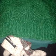 Beanie met handschoenen, amint azt TivoliVredenburg az iLost segítségével jelentette.