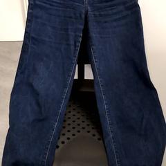 Jeans, som rapportert av Arriva Infoshop Enschede ved bruk av iLost