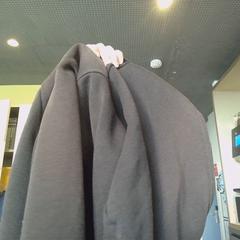 Jaqueta marron, segons ha informat MEININGER Hotel Lyon Centre Berthelot mitjançant iLost