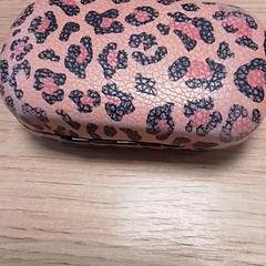 Suport per a auriculars, segons ha informat Qbuzz Fryslân mitjançant iLost