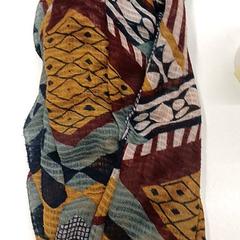 チョーカー foulard colore がiLostで IKEA Clermont Ferrand によって報告されました