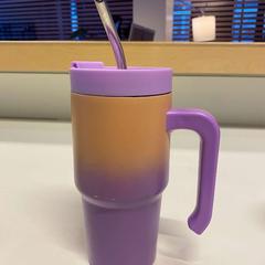 Garrafa para beber, como reportado por NHL Stenden hogeschool Emmen utilizando o iLost