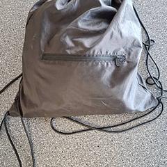 Saco, como reportado por Connexxion Amstelland-Meerlanden Amstelveen utilizando o iLost