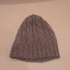 Beanie Grijs, amint azt Van der Valk Hotel Schiphol az iLost segítségével jelentette.