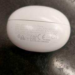 Draadloze oortjes, como reportado por Rotterdam The Hague Airport utilizando o iLost