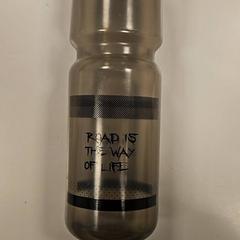 Botella de auga Zwart/ grijs, segundo informou Vrije Universiteit Amsterdam usando iLost