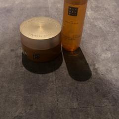 Loção corporal, como reportado por Van der Valk Hotel Haarlem utilizando o iLost