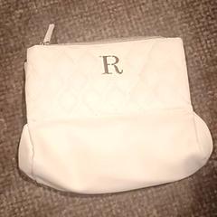 Borsa da toilette, come riportato da Van der Valk Hotel Apeldoorn - De Cantharel utilizzando iLost