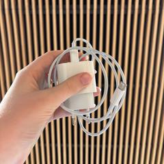 Apple usb c, zgłoszono przez Vrije Universiteit Brussel (VUB) przy użyciu iLost