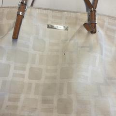 バッグ がiLostで HTM によって報告されました