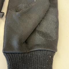 Luva handschoenen, segundo informou Het Amsterdamse Winterterras usando iLost