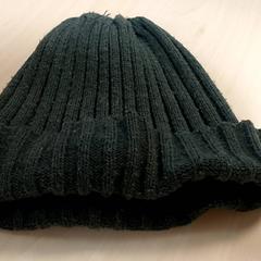 衣類 - Muts Khaki がiLostで Regio Oost-Vlaanderen によって報告されました