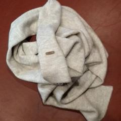 Szal Beige, zgłoszono przez TivoliVredenburg przy użyciu iLost