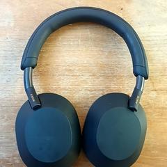 Headset, as reported by BOAT&CO using iLost