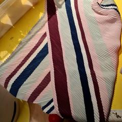 قلادة، كما تم الإبلاغ عنه بواسطة IKEA Villiers-sur-Marne عبر iLost