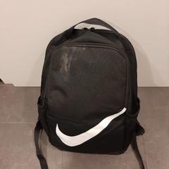 Rucksack Schwarz von Nike, segons ha informat Wilmering Vechta mitjançant iLost