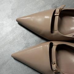Des chaussures Creme, a été signalé par Arriva Friesland / Groningen utilisant iLost